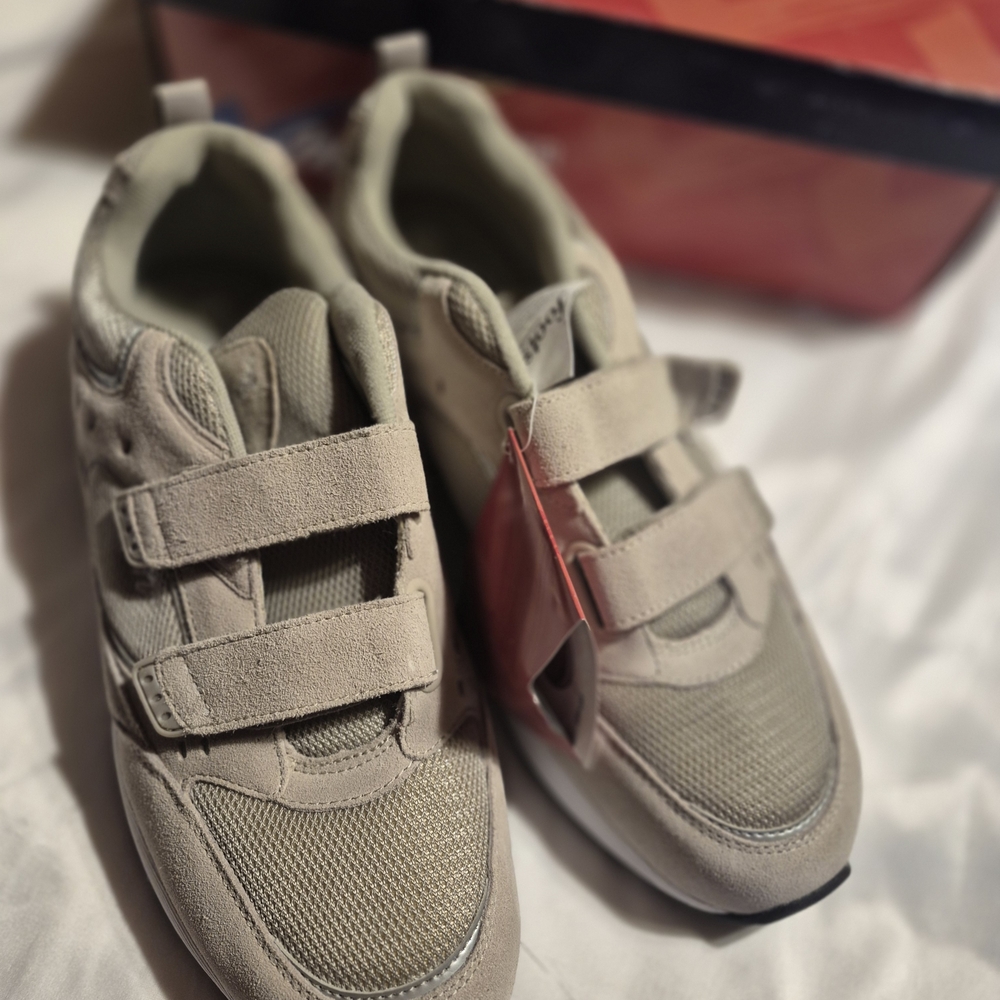 Men's Athletic Shoes - Taupe
